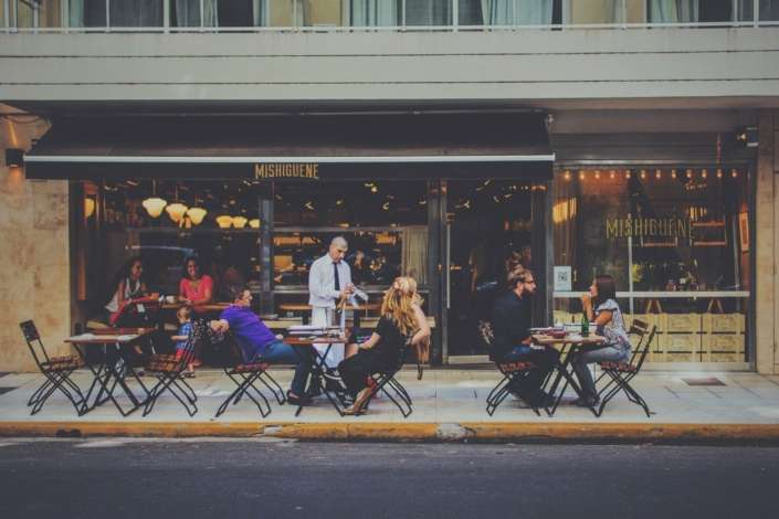 outdoor-dining-g7de2b9275_1920
